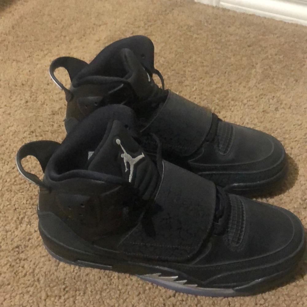 Air Jordan Boys Size 7Y
